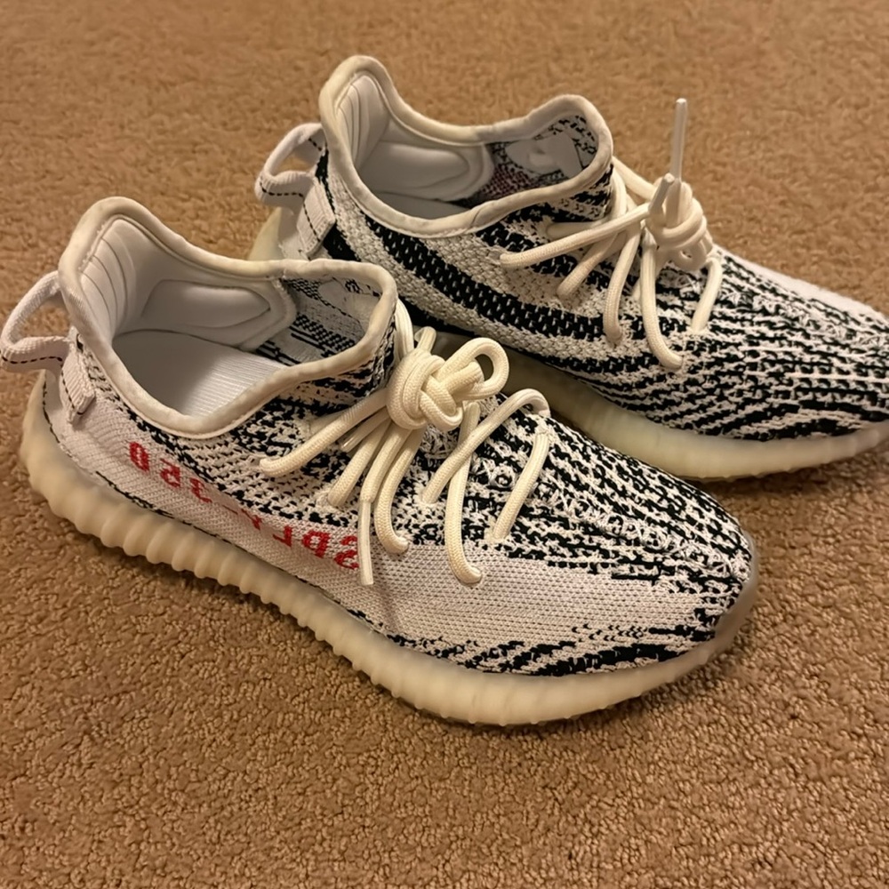 Authentic Yeezy 350 Sneakers size 5